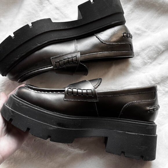 Steve Madden Women's Black Loafers - Picture 2 of 7